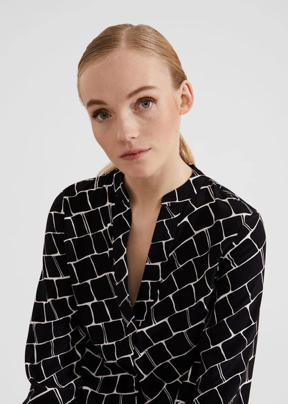 Navy Ivory