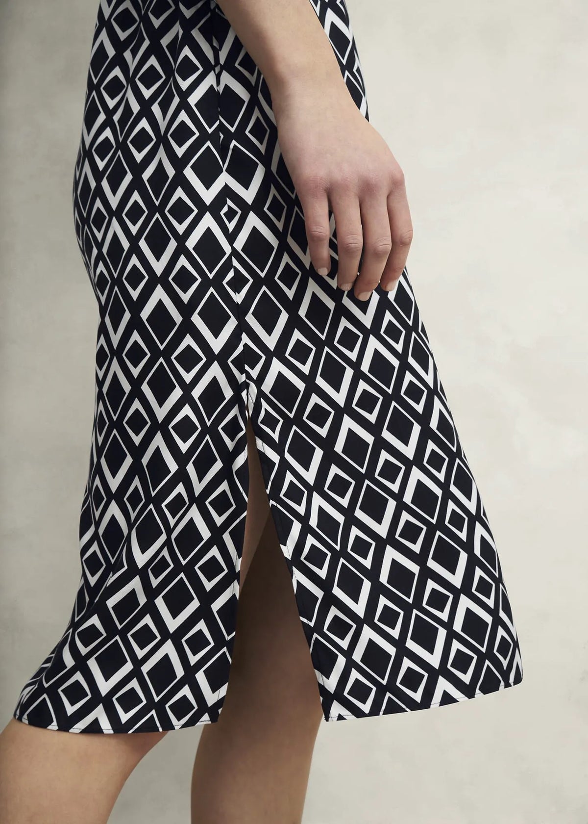 Navy Ivory