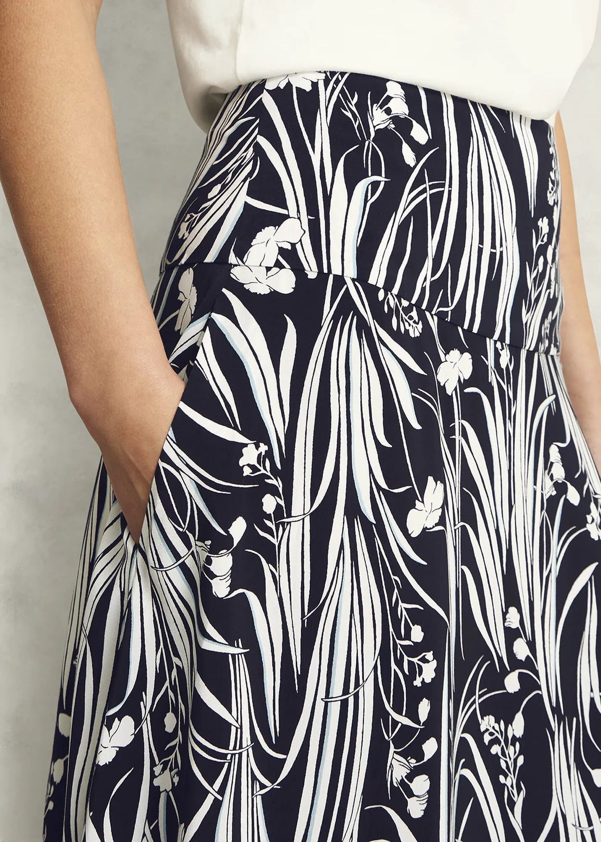 Navy Ivory
