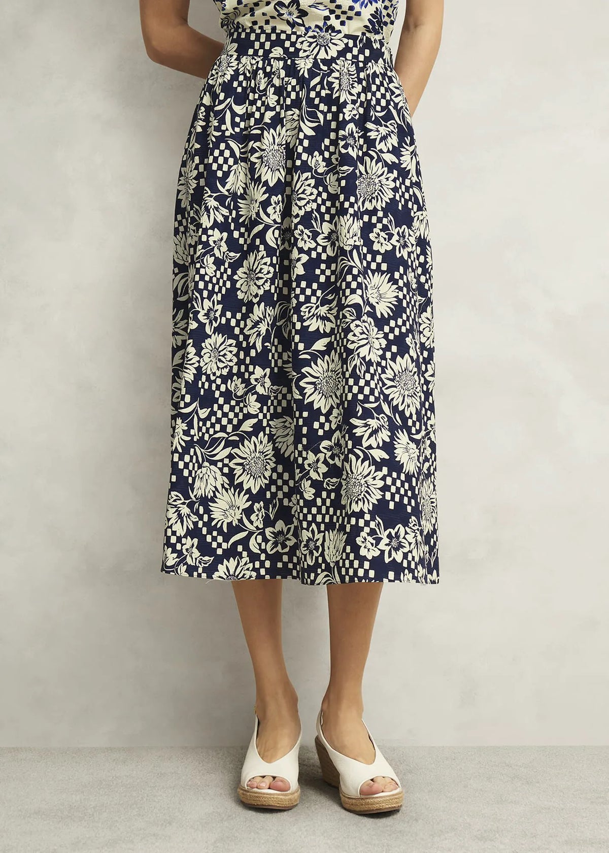 Navy Cream