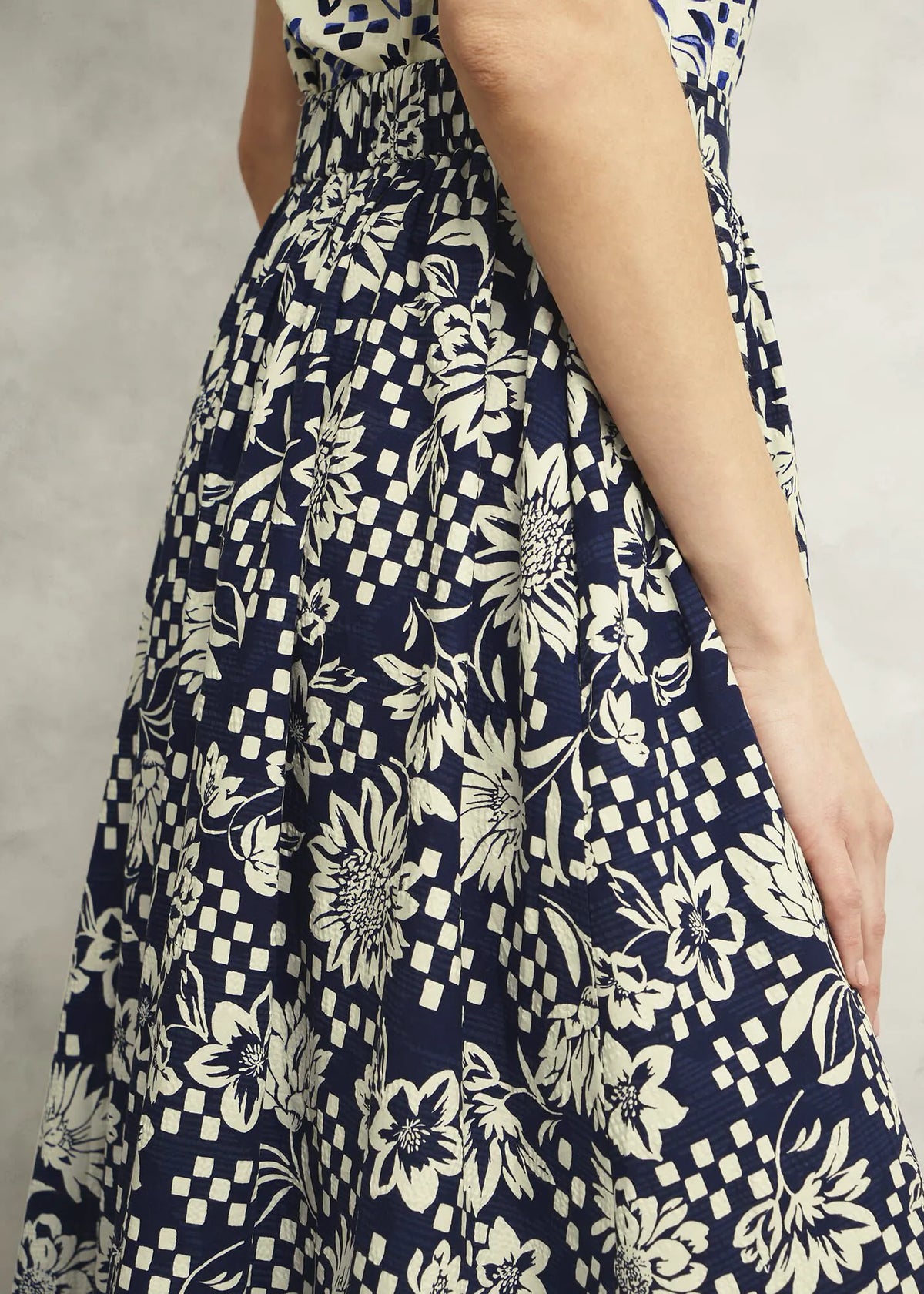 Navy Cream
