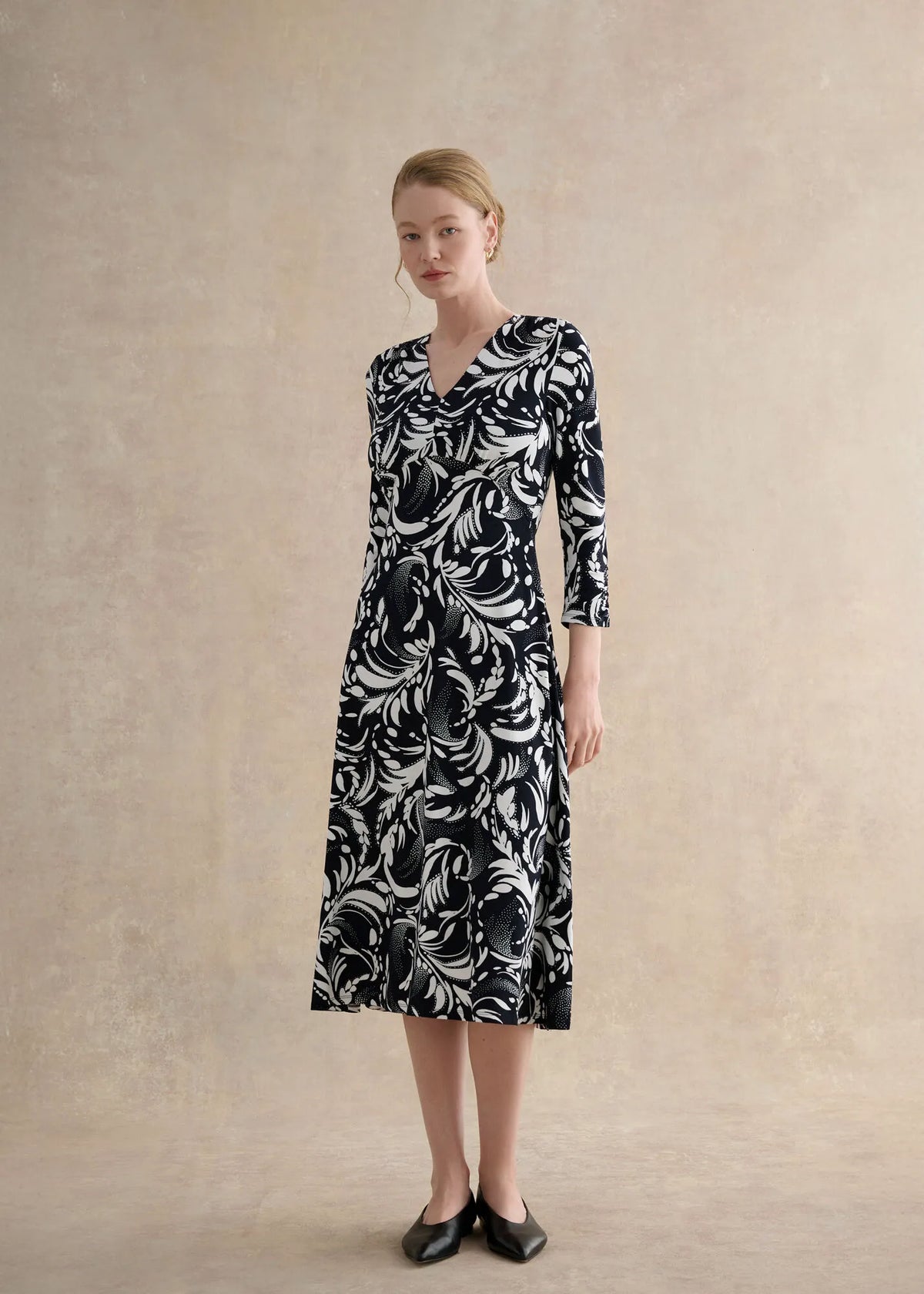 Navy Ivory