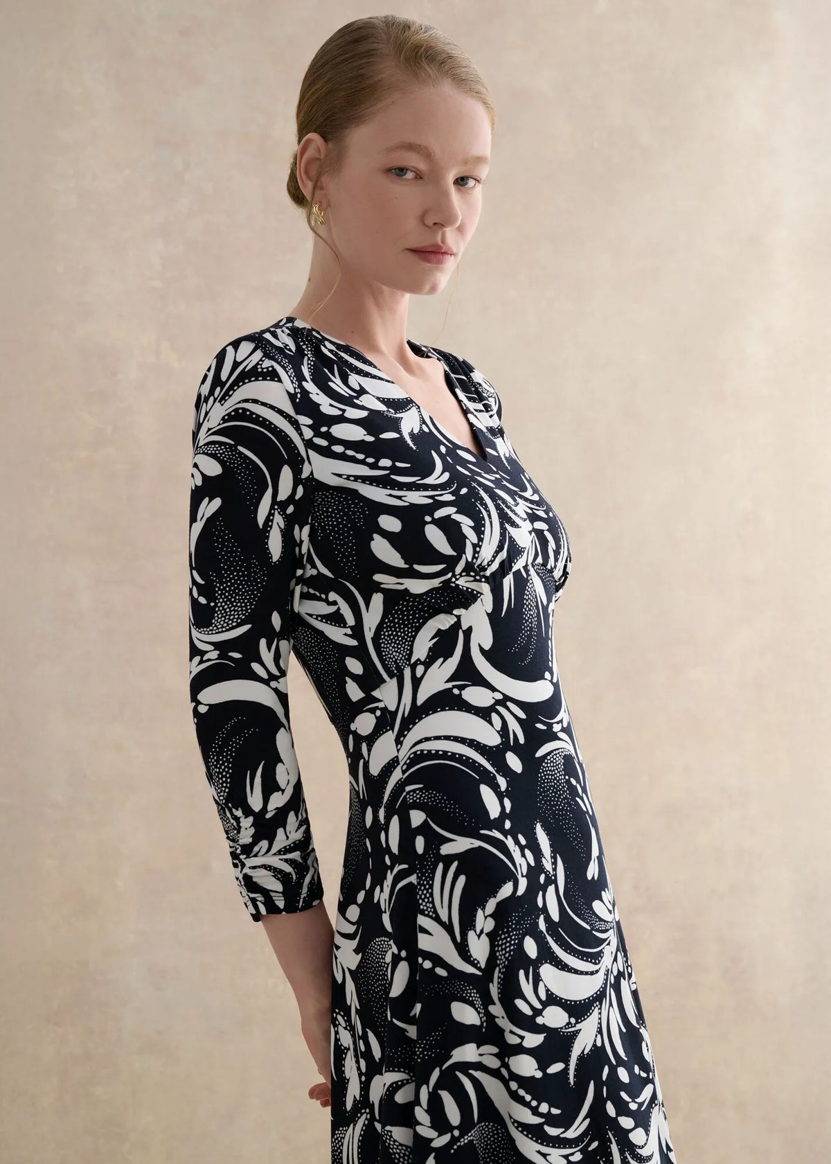 Navy Ivory