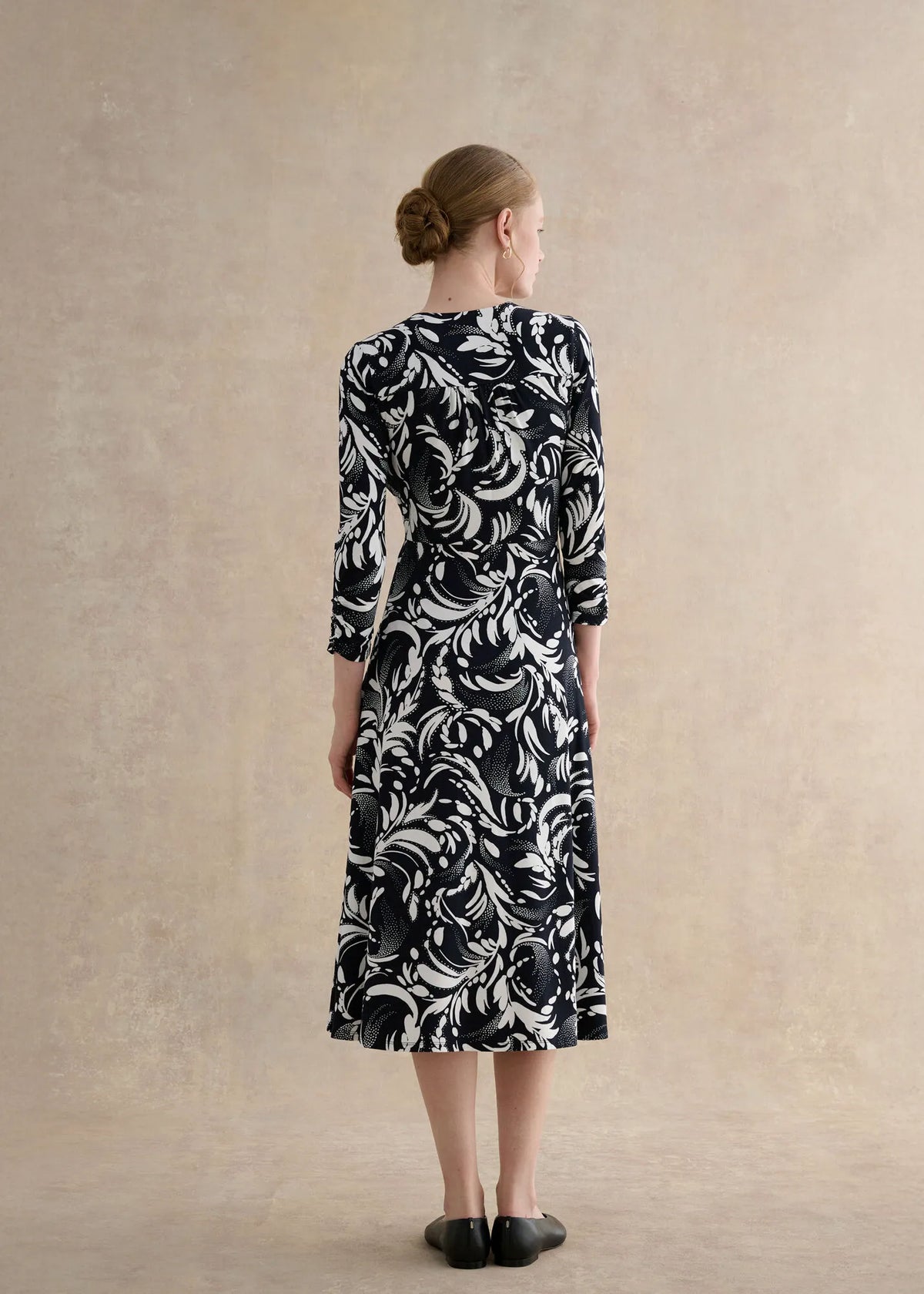 Navy Ivory