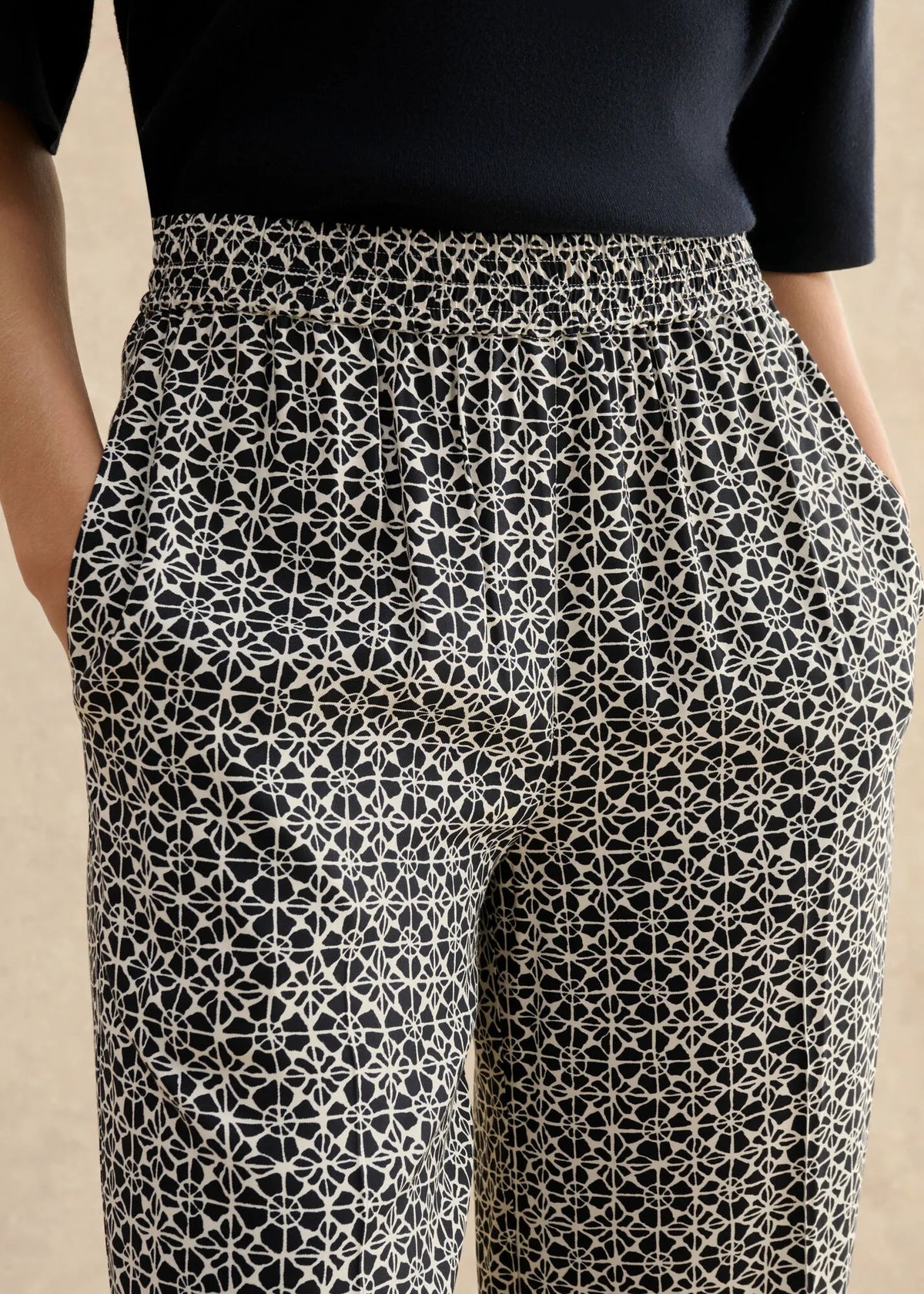 Navy Cream