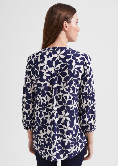 Rich Navy Cream
