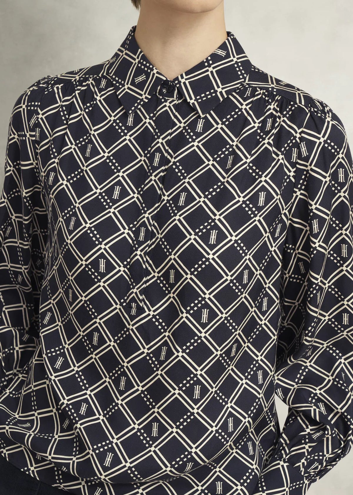 Navy Cream