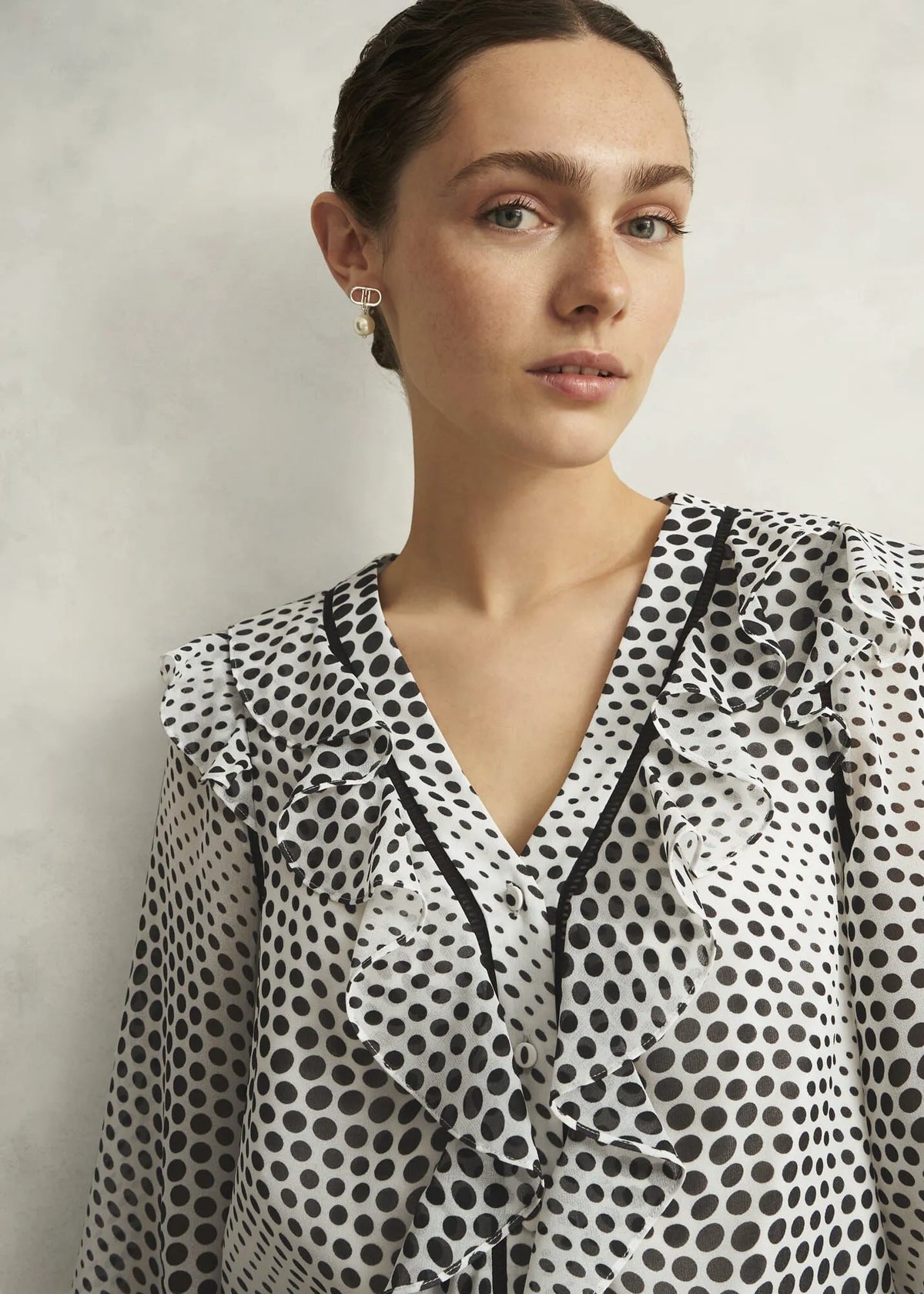 Cream Black
